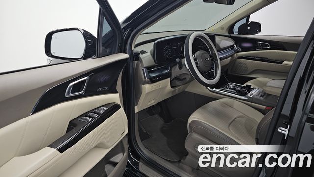 Kia Canival 2021 — photo 17