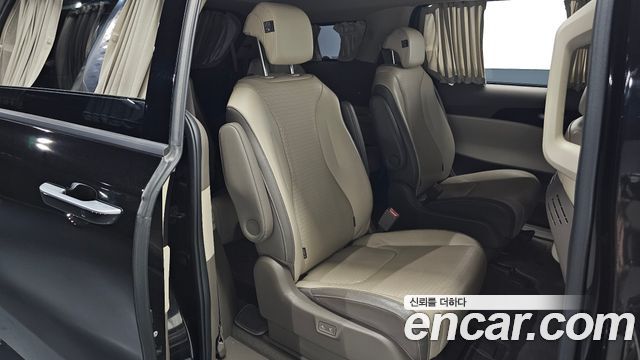 Kia Canival 2021 — photo 16