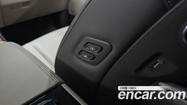 Kia Canival 2021 — photo 30