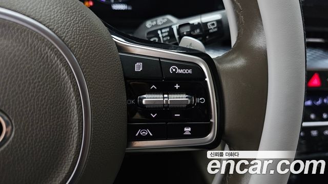 Kia Canival 2021 — photo 31