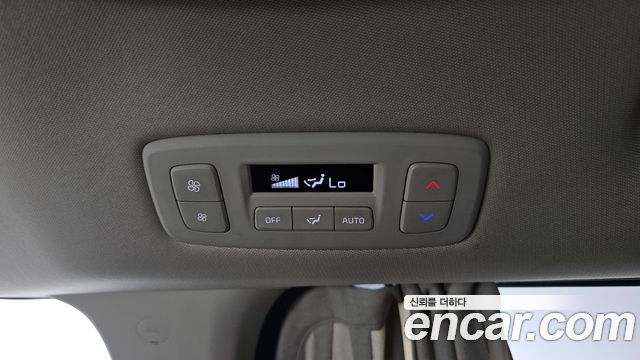 Kia Canival 2021 — photo 32