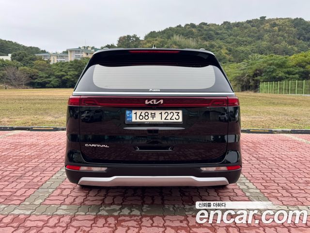 Kia Canival 2022 — photo 4