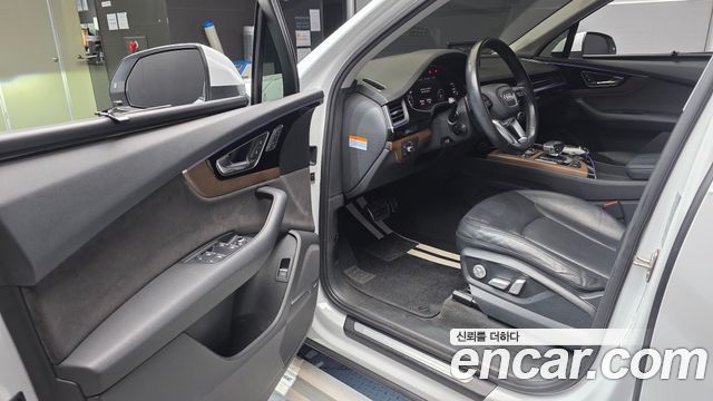 Audi Q7 2016 — photo 10