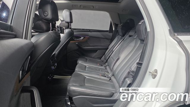 Audi Q7 2016 — photo 12
