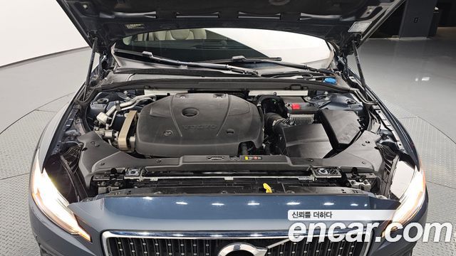 Volvo V60 2020 — photo 6