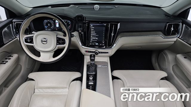Volvo V60 2020 — photo 10