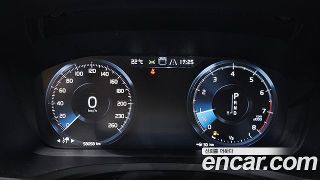 Volvo V60 2020 — photo 11