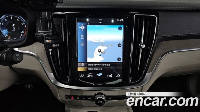 Volvo V60 2020 — photo 20