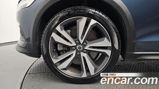 Volvo V60 2020 — photo 7