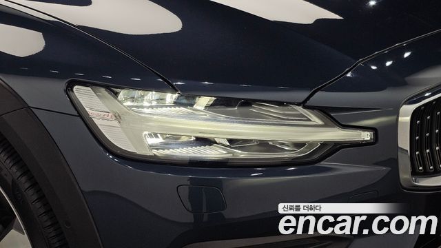 Volvo V60 2020 — photo 8