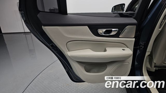 Volvo V60 2020 — photo 15