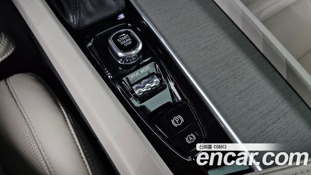 Volvo V60 2020 — photo 31