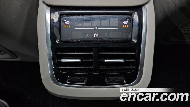 Volvo V60 2020 — photo 33