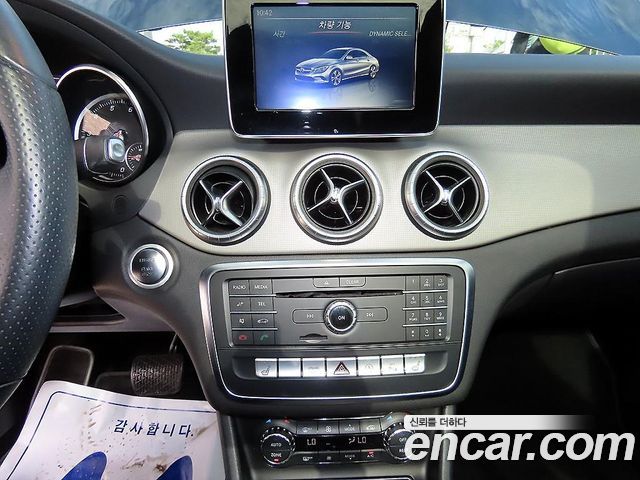 Mercedes-Benz CLA-Class 2017 — photo 13