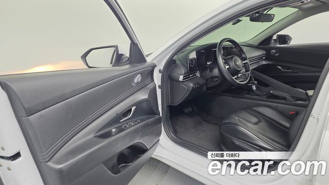 Hyundai AVANTE 2023 — photo 13
