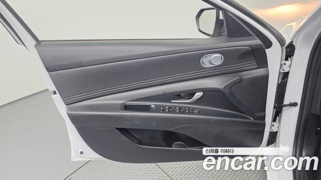 Hyundai AVANTE 2023 — photo 14