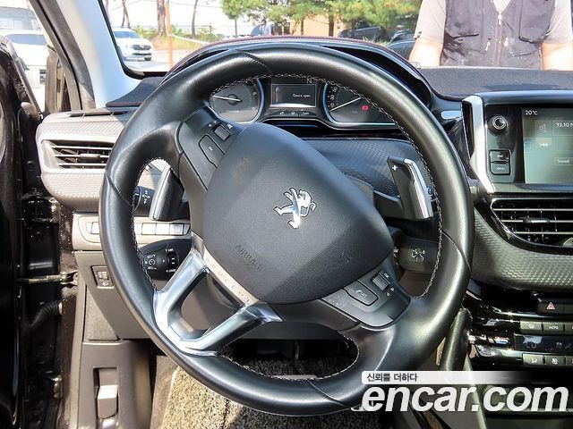 Peugeot 2008 2016 — photo 8