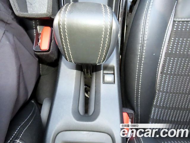 Peugeot 2008 2016 — photo 16