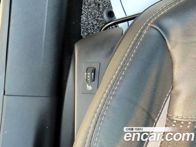 Peugeot 2008 2016 — photo 17