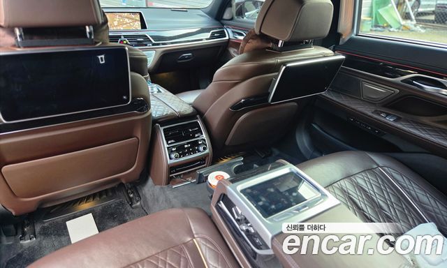 BMW 7-Series 2020 — photo 8