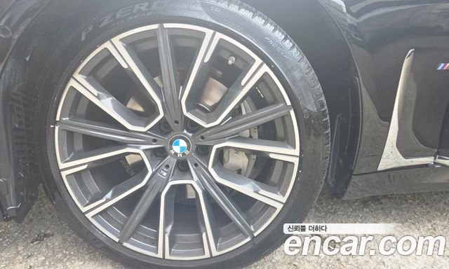 BMW 7-Series 2020 — photo 11