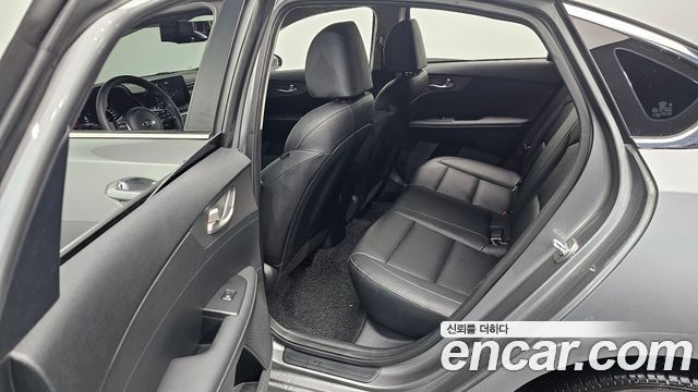 Kia K3 2019 — photo 29