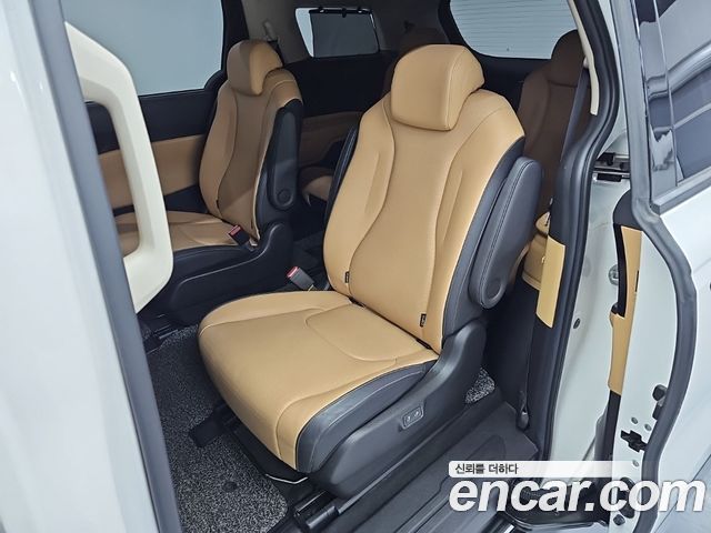 Kia Canival 2021 — photo 12