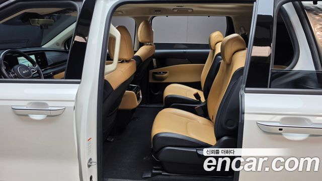 Kia Canival 2023 — photo 18