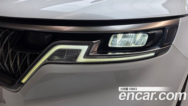Kia Canival 2023 — photo 8