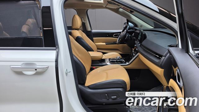 Kia Canival 2023 — photo 16