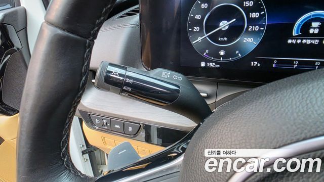Kia Canival 2023 — photo 30