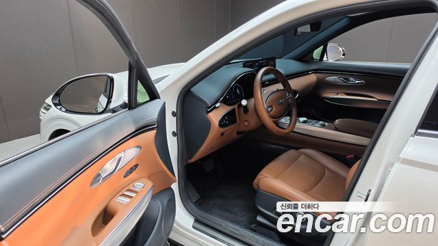 Genesis GV70 2023 — photo 13
