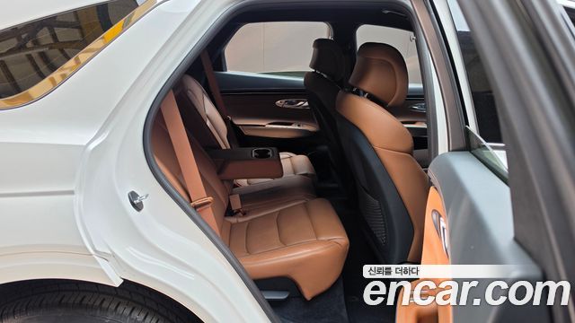 Genesis GV70 2023 — photo 17