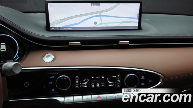 Genesis GV70 2023 — photo 21