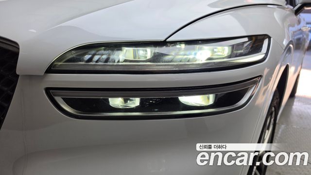 Genesis GV70 2023 — photo 8