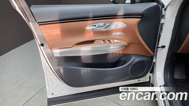 Genesis GV70 2023 — photo 14