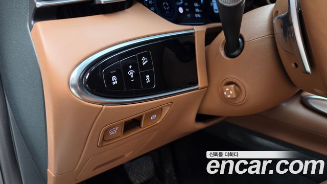 Genesis GV70 2023 — photo 27