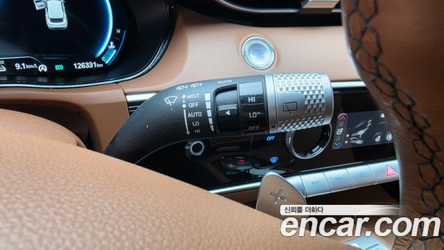 Genesis GV70 2023 — photo 29