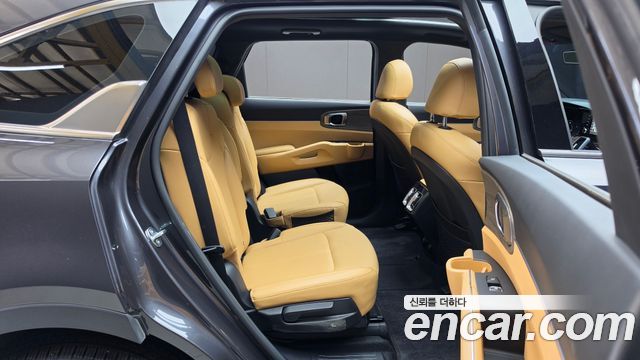 Kia Sorento 2023 — photo 17