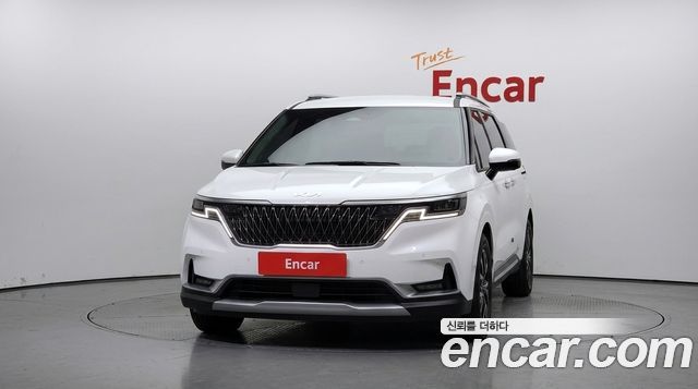 Kia Canival 2023 — photo 3