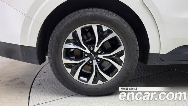 Kia Canival 2023 — photo 5