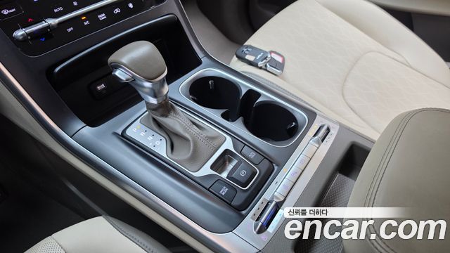 Kia Canival 2023 — photo 12