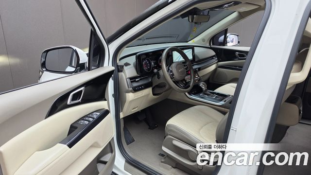 Kia Canival 2023 — photo 13