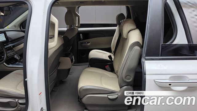 Kia Canival 2023 — photo 17