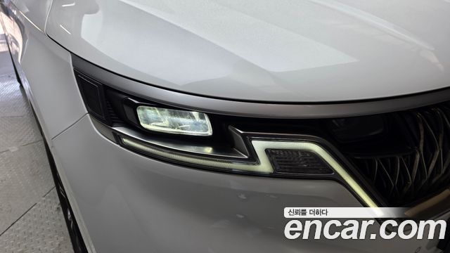 Kia Canival 2023 — photo 8