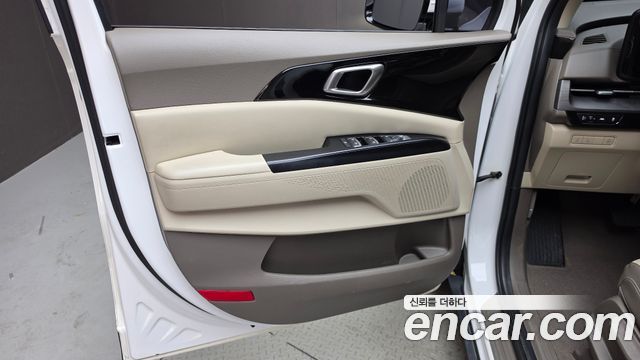 Kia Canival 2023 — photo 14