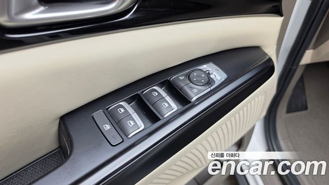 Kia Canival 2023 — photo 30