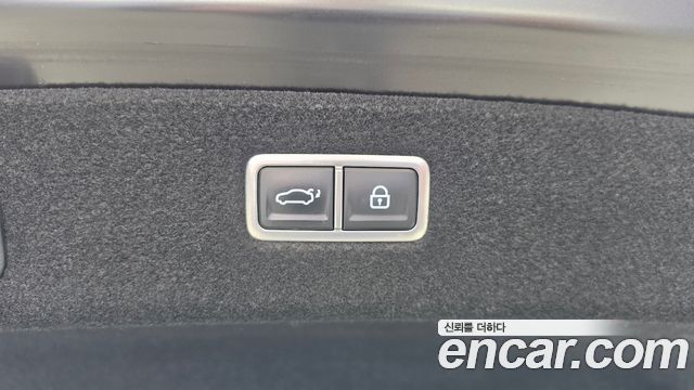 Genesis G90 2023 — photo 36