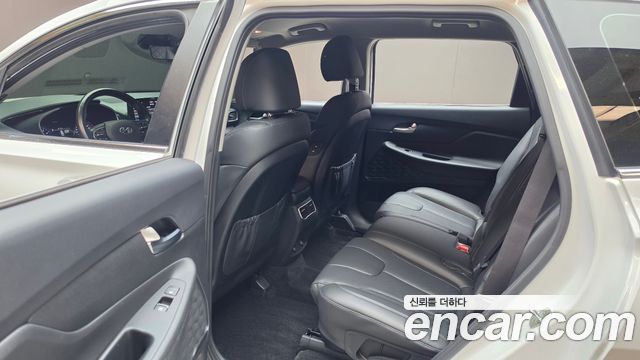 Hyundai Santafe 2021 — photo 18