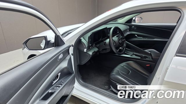 Hyundai AVANTE 2023 — photo 13